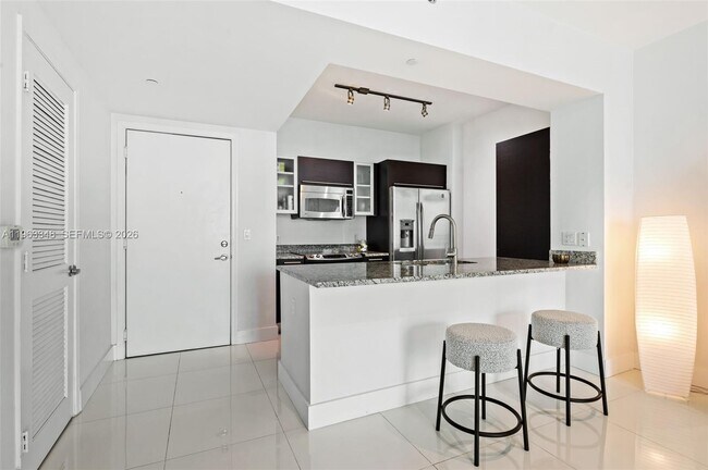 Building Photo - 951 Brickell Ave