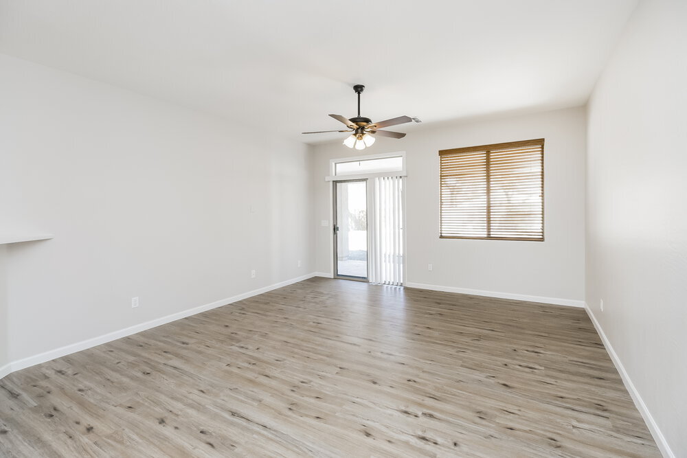 Building Photo - 1062 E Nickleback St