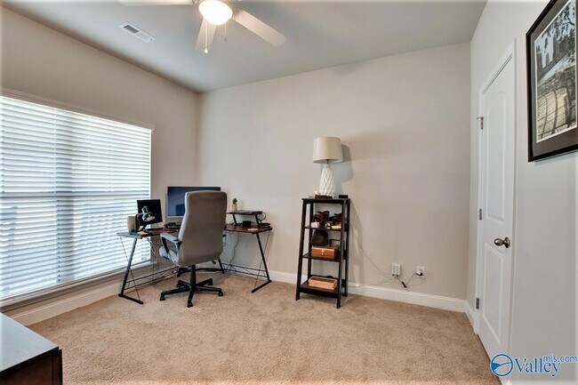 Building Photo - 155 Grey Fawn Trail