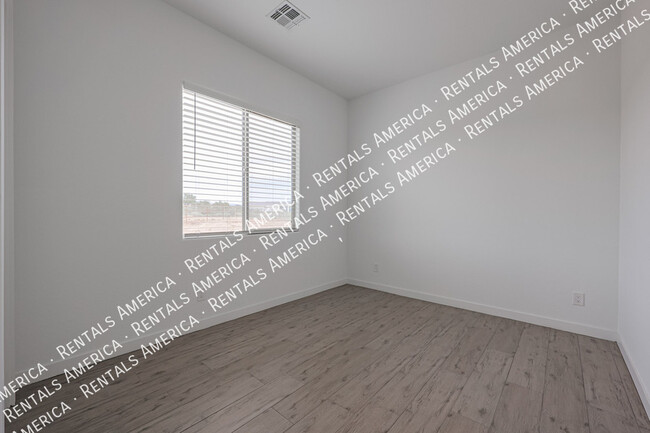 Building Photo - 16720 E Melanie Dr
