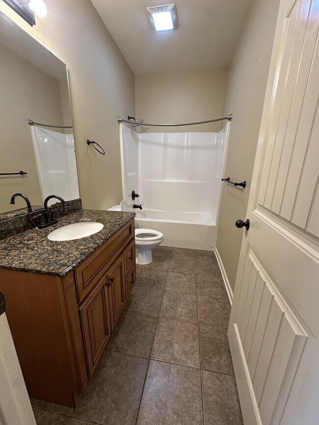 Building Photo - 6863 Par Rd 7137