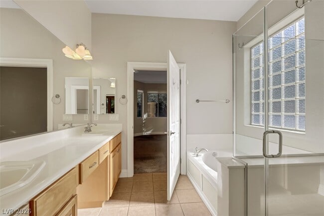 Building Photo - 2149 Sentito Cir