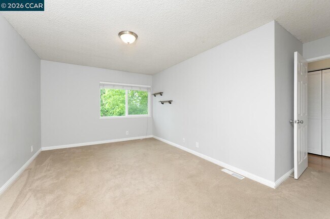 Building Photo - 238 Thistle Cir