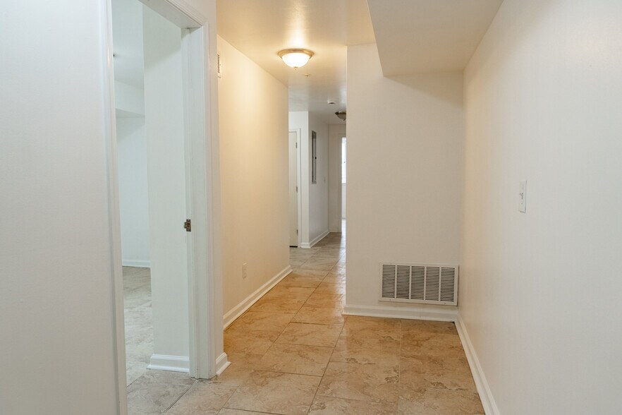 Building Photo - 1811 W Berks St