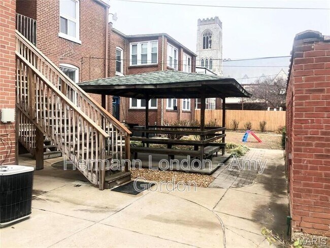 Building Photo - 3918 Flad Ave