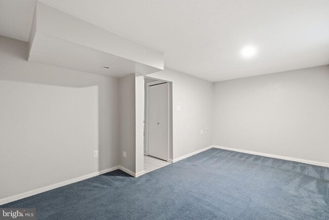 Building Photo - 9018 Jersey Dr