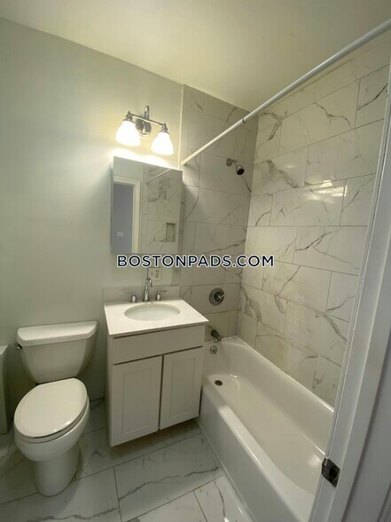 Building Photo - 345 Meridian St