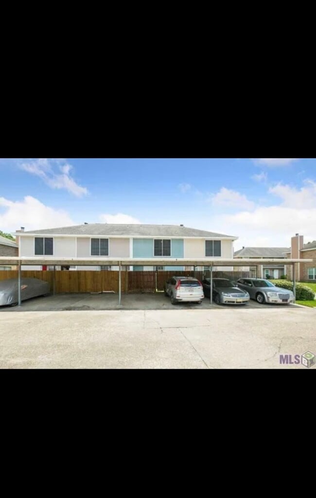 Building Photo - 1757 Boulevard De Province