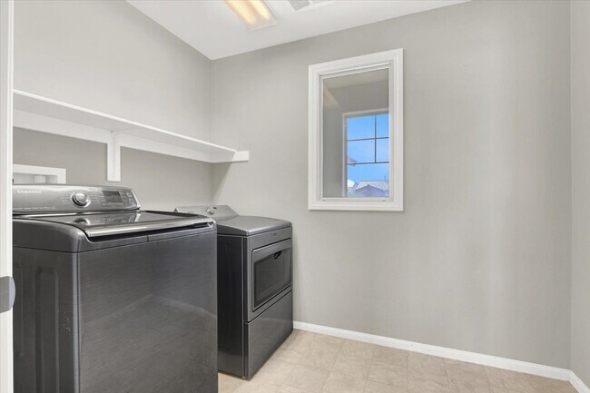 Building Photo - 6732 Journey Hills Ct