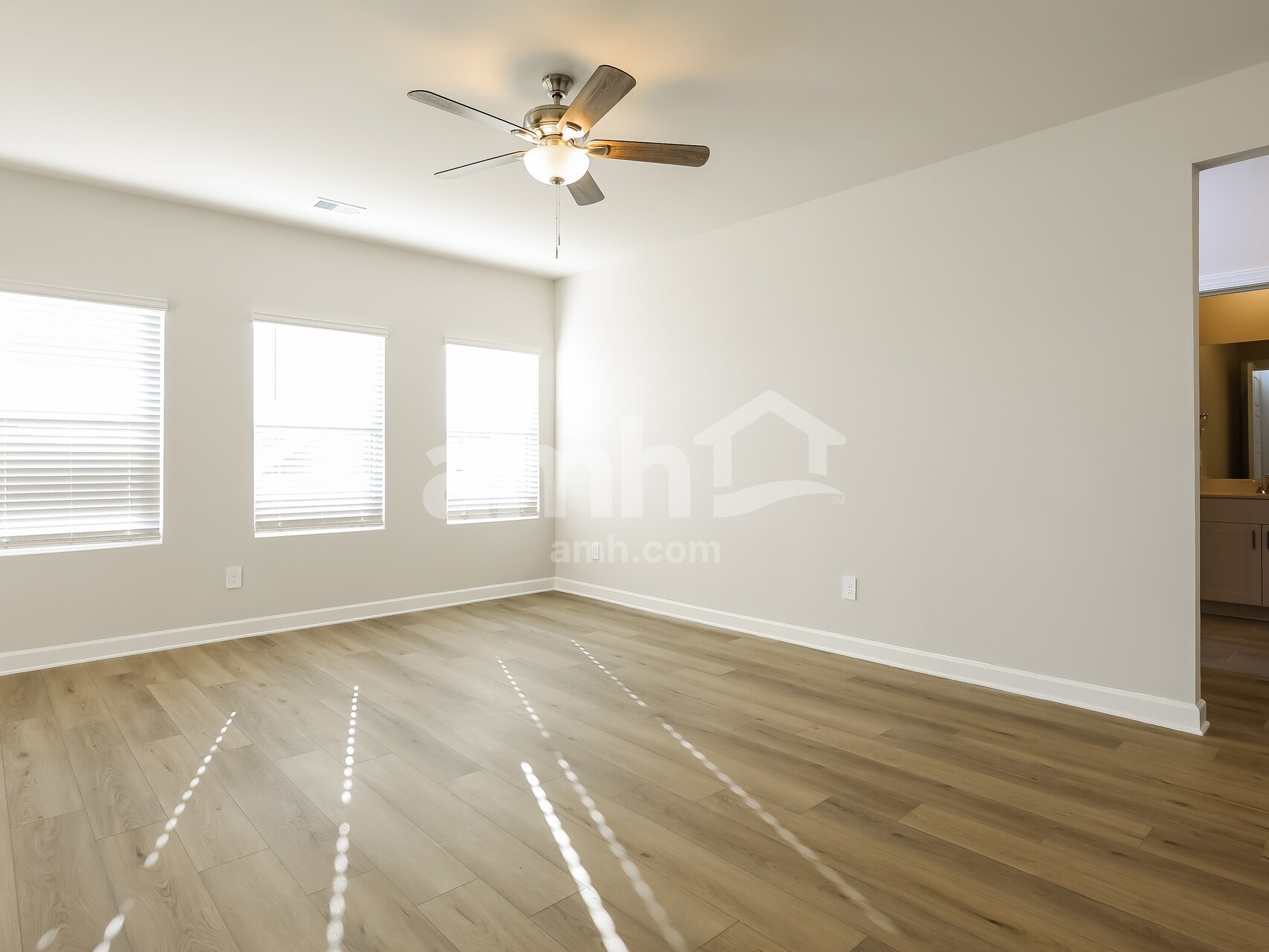 Building Photo - 794 Treeline Rd