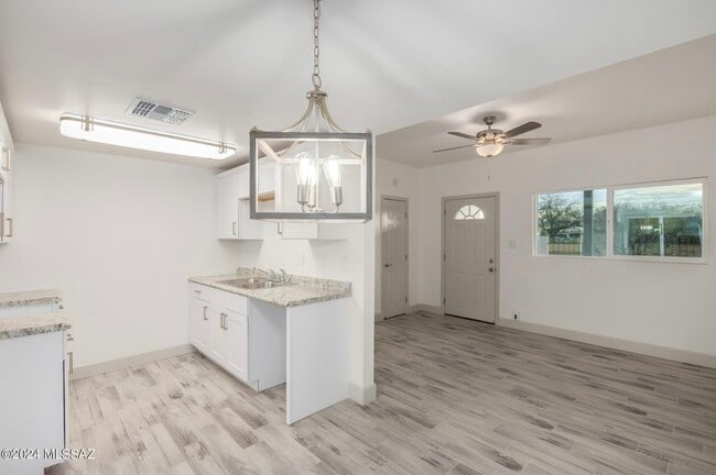 Building Photo - 6824 S Burcham Ave