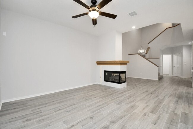 Building Photo - 60 Lakeridge Ct