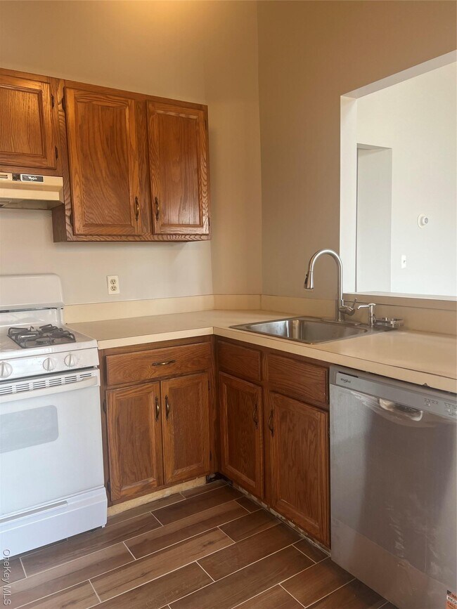 Building Photo - 21 Lexington Hills Rd