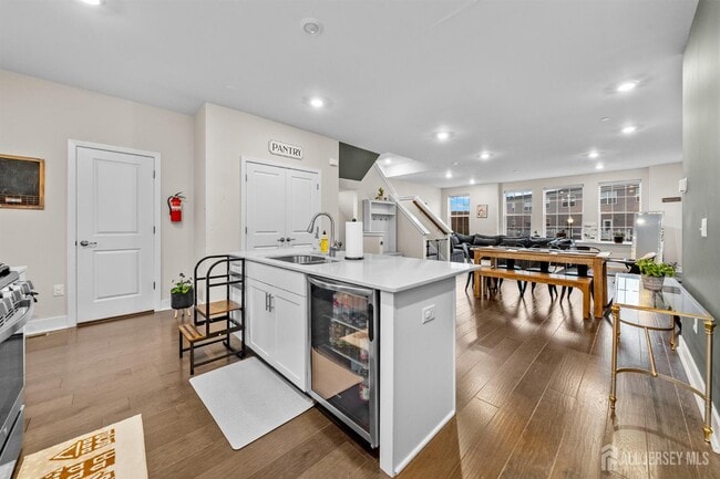 Building Photo - 1901 Swales Ct