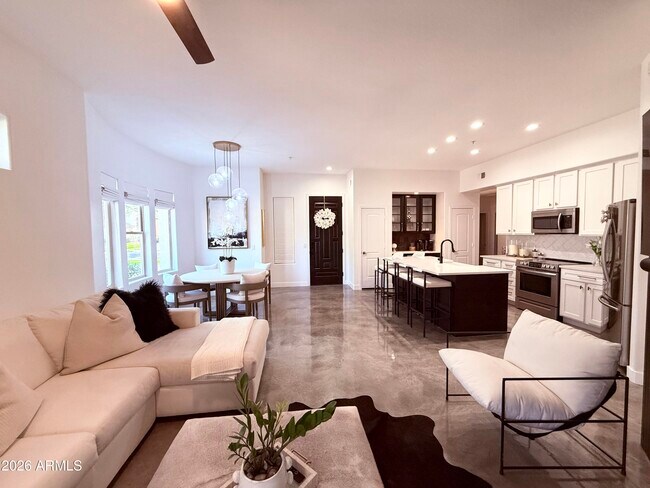 Building Photo - 11000 N 77th Pl