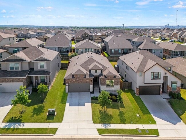 Building Photo - 1020 Highland Vista