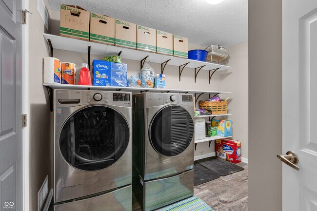 Building Photo - 70 Blue Lace Dr