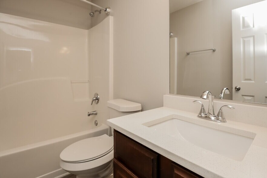 Building Photo - 414 Hidden Creek Ct