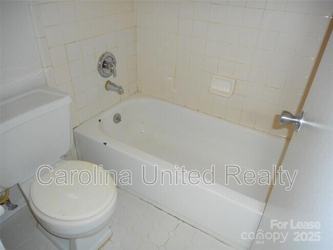 Building Photo - 5016 Sardis Rd