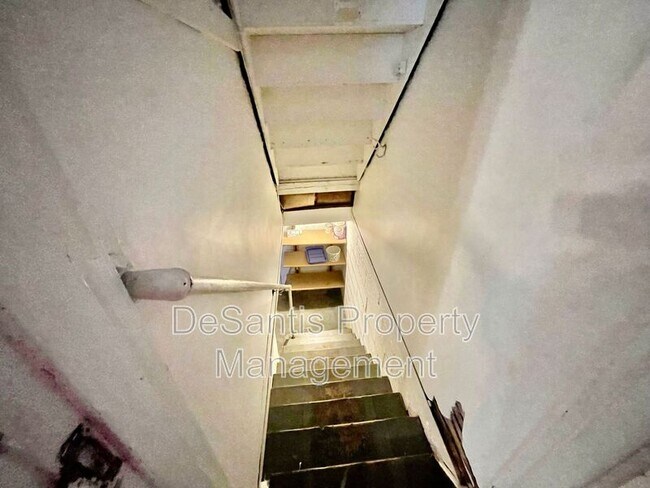 Building Photo - 425 Mt Vernon Ave