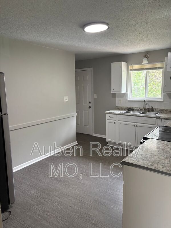 Building Photo - 1821 N 50 Terrace