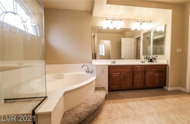 Building Photo - 8450 W Sapphire St