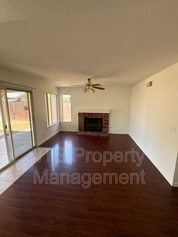 Building Photo - 3709 Lily Hill Ct