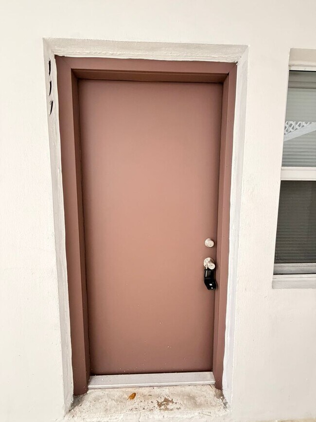 Building Photo - Two-bedroom apartment for rent in Margate