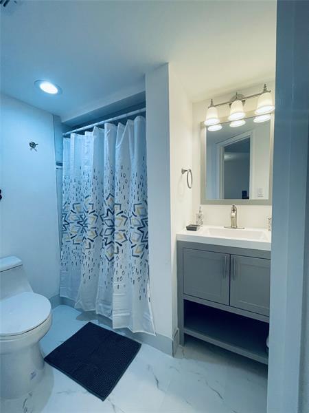 Building Photo - 8025 S Colony Cir