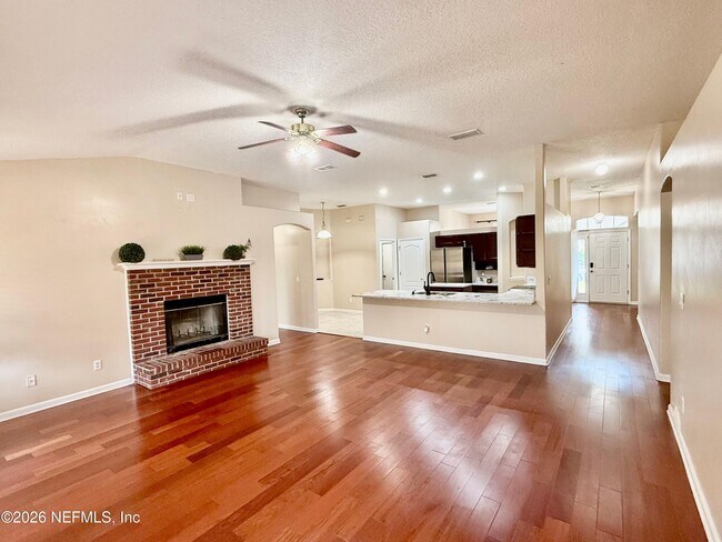 Building Photo - 12856 Chets Creek Dr N