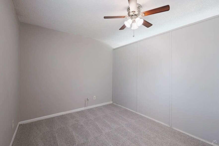 Interior Photo - Hampton Hall Apartments