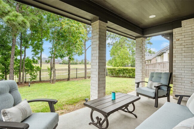 Building Photo - 10191 Bayou Oaks Dr
