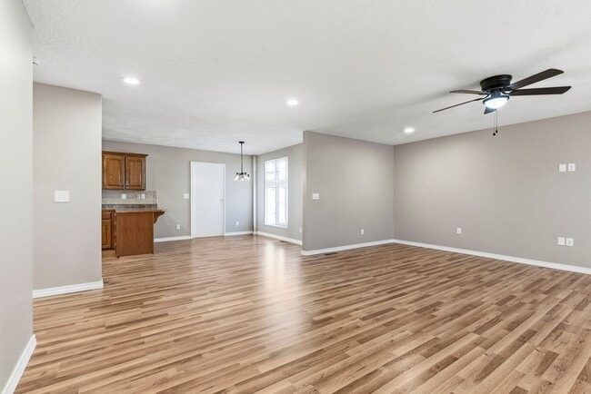 Building Photo - Updated home on large lot with GREAT SHOP!