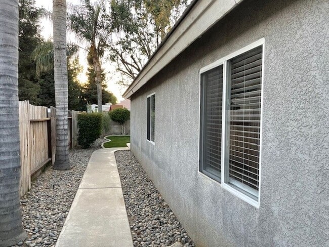 Building Photo - 3025 Starside Dr