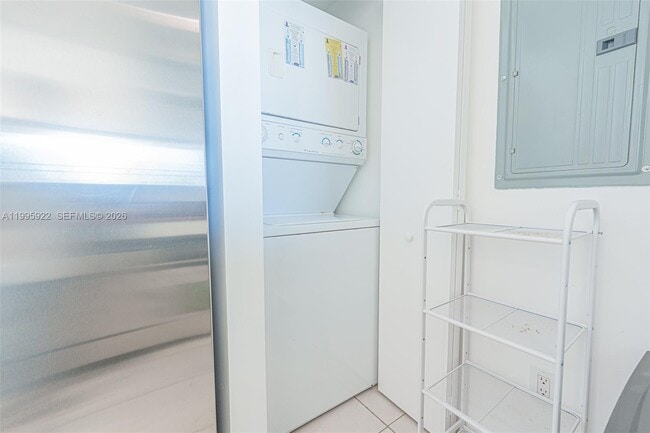 Building Photo - 325 S Biscayne Blvd