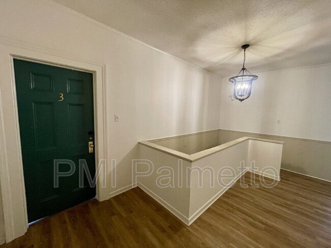 Building Photo - 105 W High St