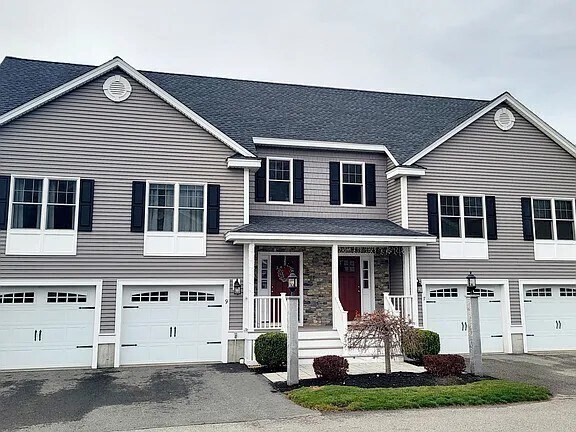 Building Photo - 9 Commodore Way