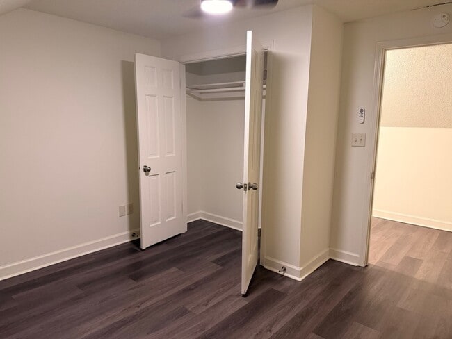 Building Photo - 1213 N 32nd Ave