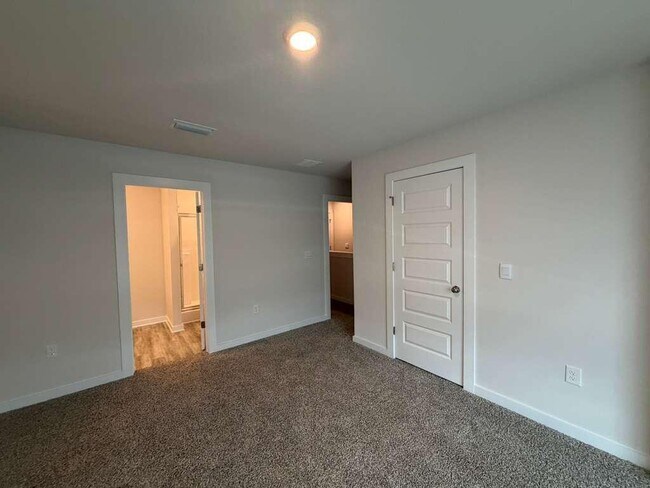 Building Photo - 47 S Main Deck Dr