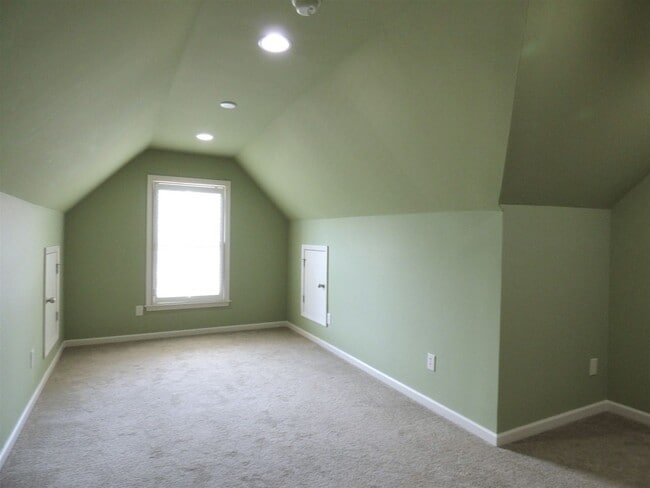 Building Photo - 3770 Abbeyglen Way