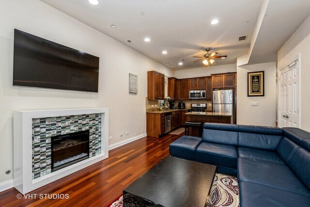 Building Photo - 3440 N Narragansett Ave