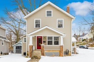 Building Photo - 995 Palmer Rd