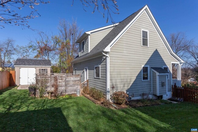 Building Photo - 1008 Locust Ln