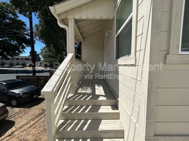 Building Photo - 2226 Sacramento St