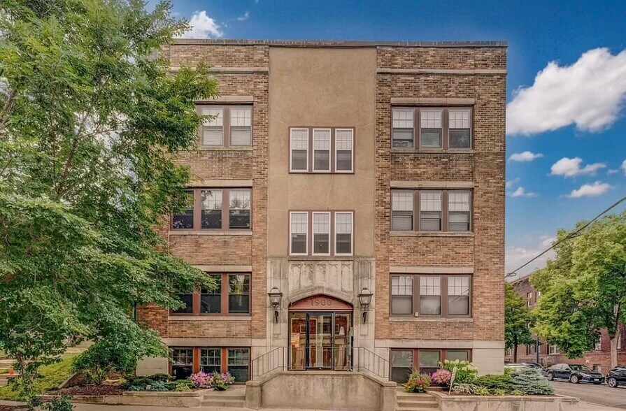 Building Photo - 1900 Stevens Ave