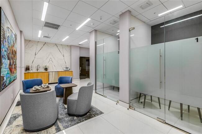 Building Photo - 888 Brickell Key Dr