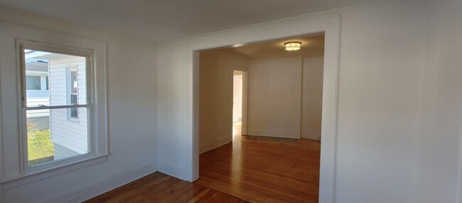 Building Photo - LEASE ONLY - 2219 Lyndon Ave.