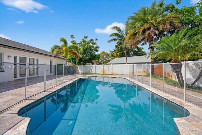 Building Photo - 8695 SW 51st Pl