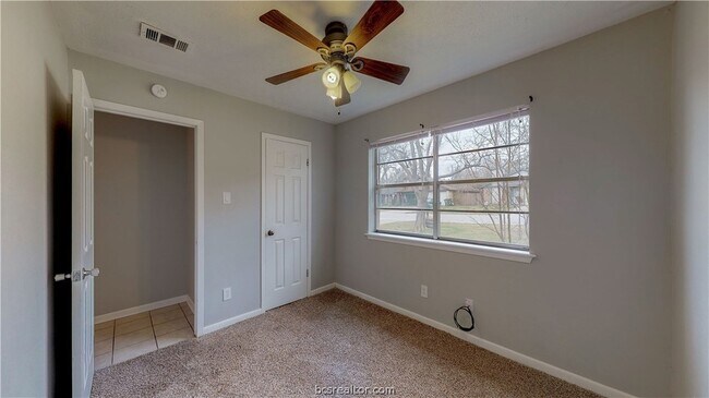 Building Photo - 1107 Braeswood Dr
