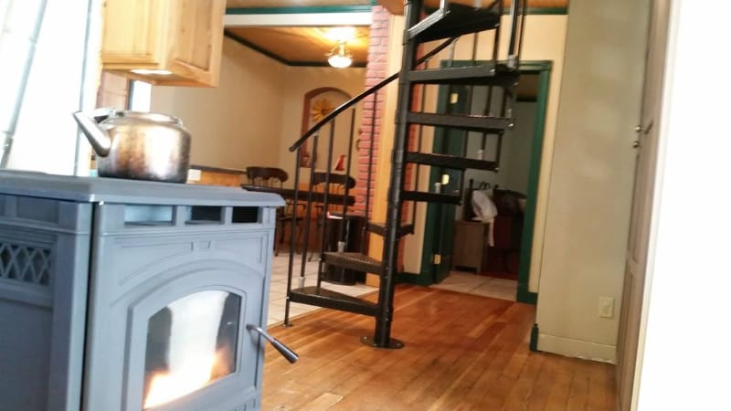 Building Photo - 960 Main St